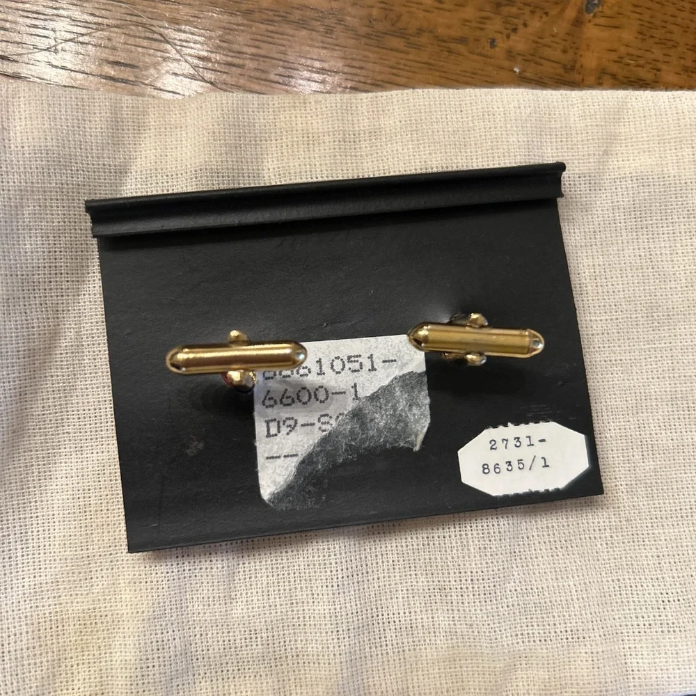 Retro Swank men’s gold tone cuff links